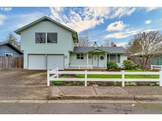 870 Oak St, Junction City, OR 97448