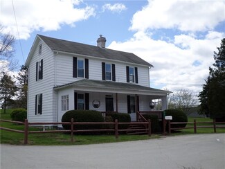 81 State St, Mount Pleasant, PA 15666