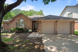 7501 Lake Arrowhead Dr, Fort Worth, TX 76137