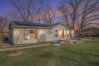 21084 Mount Zion St, Cassopolis, MI 49031