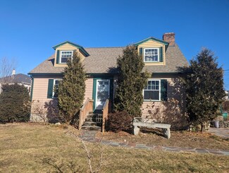 36 Shea St, Fitchburg, MA 01420