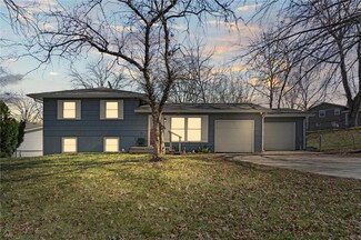 321 Manor Ln, Liberty, MO 64068