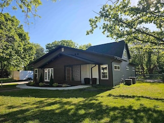 308 N 3rd St, Lindsborg, KS 67456
