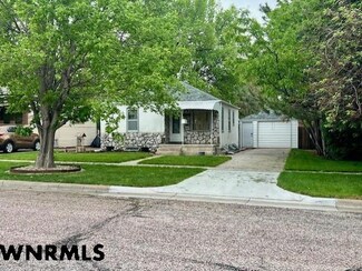 1640 P St, Gering, NE 69341