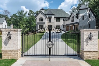10745 Shallowford Rd, Roswell, GA 30075