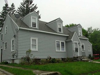 60 B St, Cranston, RI 02920