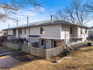 1218 Landmark Trail N, Hopkins, MN 55343