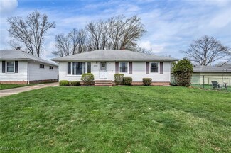 29597 Shaker Dr, Wickliffe, OH 44092