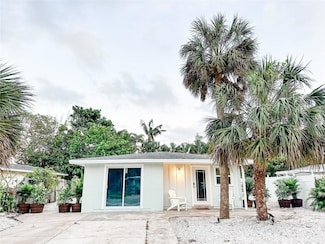 690 Fox St, Longboat Key, FL 34228