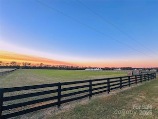 1663 Mayhugh Rd, Chester, SC 29706