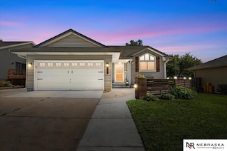 253 Gregory St, Lincoln, NE 68521