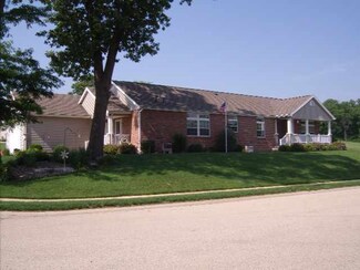 101 Danielle Ln, Pekin, IL 61554
