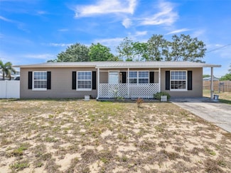 940 Thompson Ave, Frostproof, FL 33843