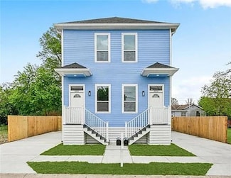 3217 Pakenham Dr, Chalmette, LA 70043