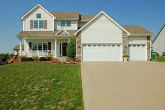 6212 NW 94th St, Johnston, IA 50131