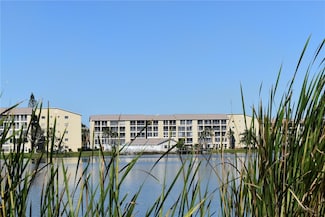3672 Lake Bayshore Dr Unit K327, Bradenton, FL 34205