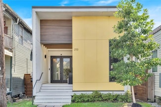 2113 Harmony St, New Orleans, LA 70115