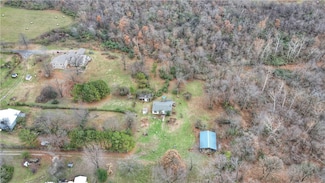 655 W Wallis Rd, Cave Springs, AR 72718