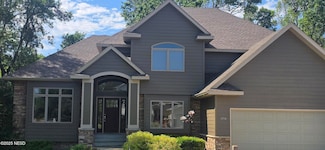 1716 10th Ave NE, Watertown, SD 57201