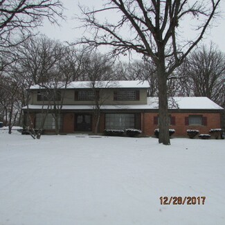 25 Strauss Ln, Olympia Fields, IL 60461