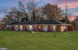 40497 Waterview Dr, Mechanicsville, MD 20659