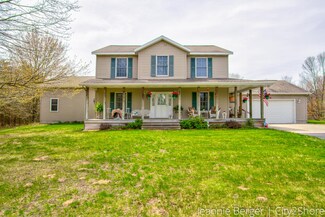 5225 Maple Island Rd, Ravenna, MI 49451
