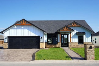 706 Spruce St, Rio Grande City, TX 78582