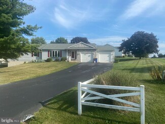 17 Lennon Ln, New Freedom, PA 17349