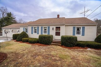 129 Blacksnake Rd, Seabrook, NH 03874