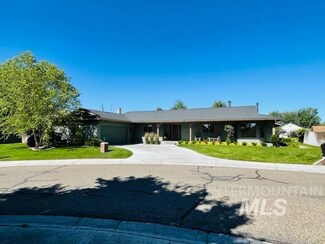 1099 NW 2nd Ave, Ontario, OR 97914