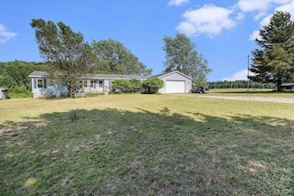 11816 Morton Rd, Manistee, MI 49660
