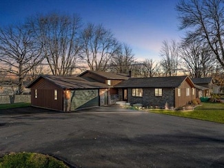 1901 Pecan Pkwy, Marshfield, WI 54449