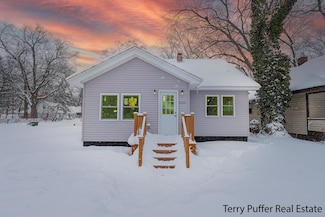 1752 Jarman St, Muskegon, MI 49442