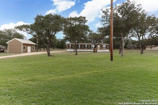 619 Bent Bow Trail, La Vernia, TX 78121