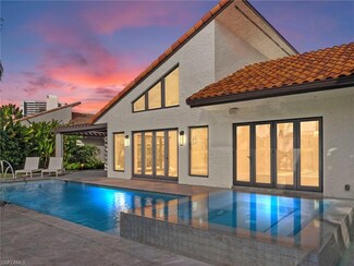 572 Tierra Mar Ln Unit 19, Naples, FL 34108