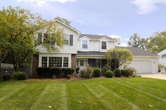 26W165 Tomahawk Dr, Wheaton, IL 60189