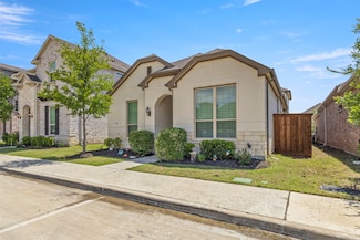708 Village Green Dr, Argyle, TX 76226