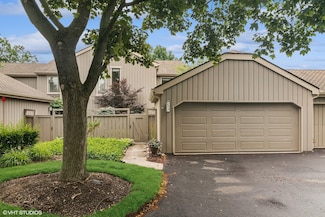 224 Bluff Ct, Lake Barrington, IL 60010