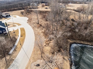 5689 Arbor Lake Dr, Pleasant Hill, IA 50327