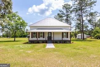 6368 College Ave, Blackshear, GA 31516