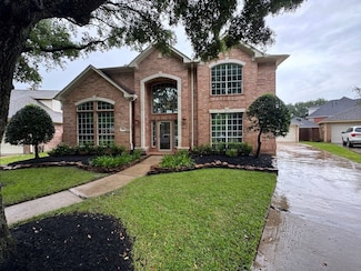 8318 Castle Pond Ct, Houston, TX 77095