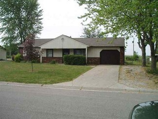 1013 W 3rd St, Ligonier, IN 46767