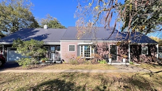 101 W Mill Rd, Sheffield, IL 61361