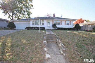 1302 Monroe St, Pekin, IL 61554