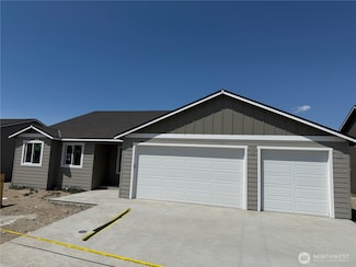 2377 Noah St SE, East Wenatchee, WA 98802