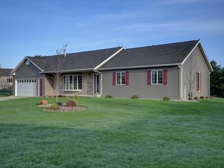 663 Corta Ct, Arlington, WI 53911