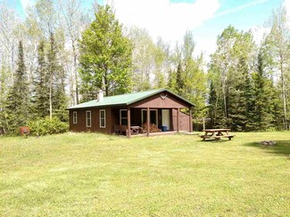 6614 N Loop Rd, Phillips, WI 54555