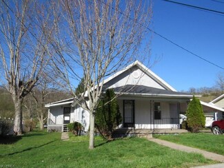 106 5th St, Spencer, WV 25276
