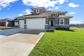 2614 SW Tracker Ln, Lee's Summit, MO 64082