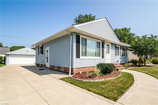 29449 Woodway Dr, Wickliffe, OH 44092